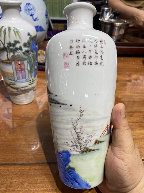 古玩陶瓷琺瑯彩人物故事詩文瓶一對真品鑒賞圖