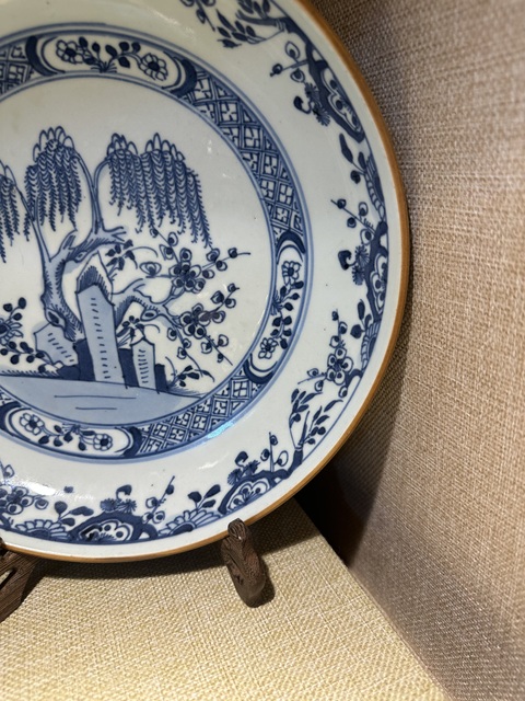 古玩陶瓷青花花卉紋盤真品鑒賞圖