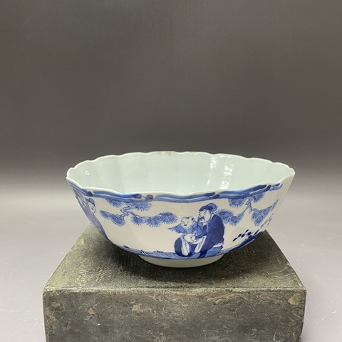 古玩陶瓷三星高照圖青花花口碗真品鑒賞圖