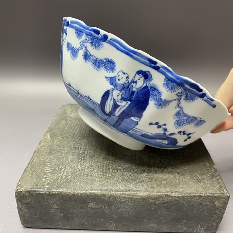 古玩陶瓷三星高照圖青花花口碗真品鑒賞圖