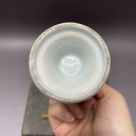 古玩陶瓷花卉紋青花蓋瓶真品鑒賞圖