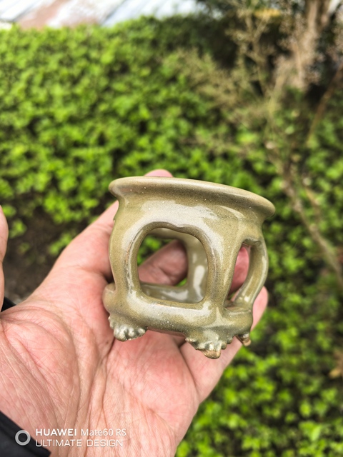 古玩陶瓷龍泉青瓷魚穿或者底座拍賣，當(dāng)前價格26800元