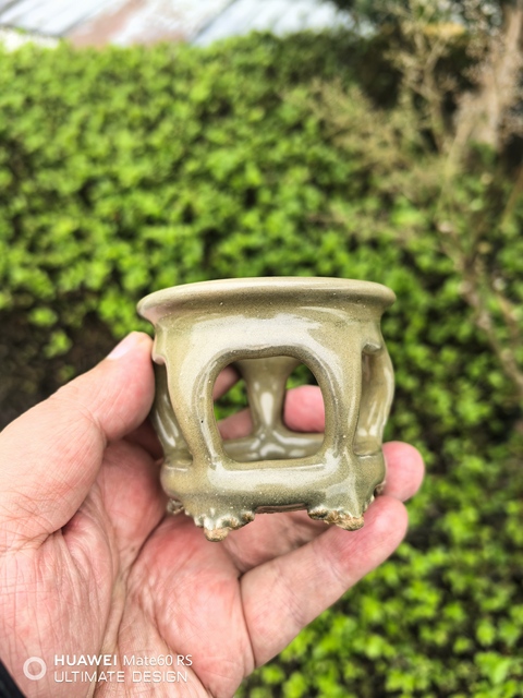 古玩陶瓷龍泉青瓷魚穿或者底座拍賣，當(dāng)前價格26800元