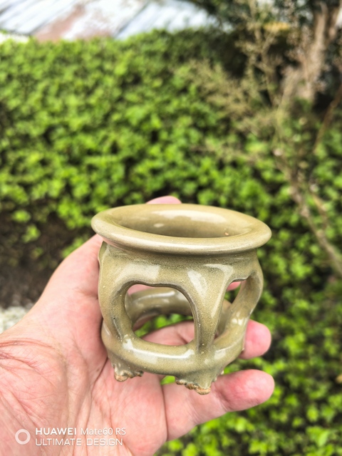 古玩陶瓷龍泉青瓷魚穿或者底座拍賣，當(dāng)前價格26800元