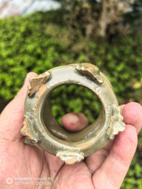 古玩陶瓷龍泉青瓷魚穿或者底座拍賣，當(dāng)前價格26800元