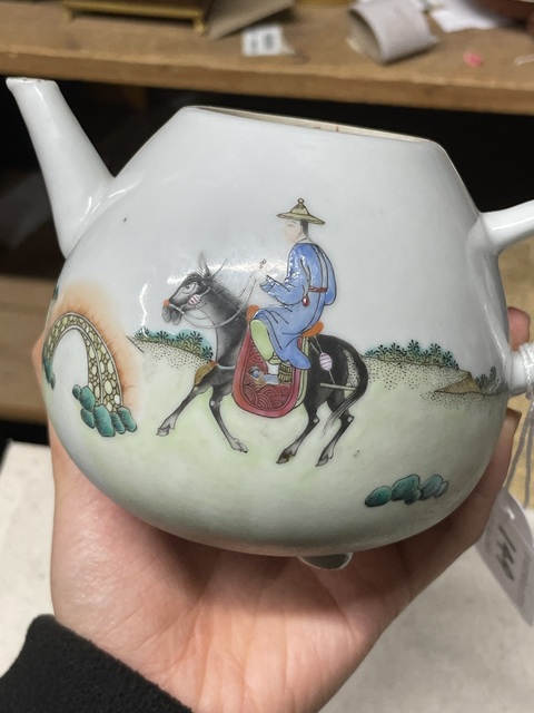 古玩陶瓷人物執壺執壺真品鑒賞圖