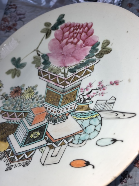 古玩陶瓷粉彩花卉博古盤真品鑒賞圖