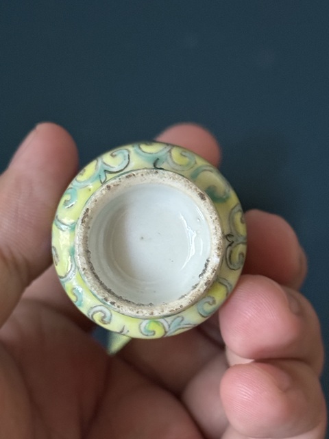 古玩陶瓷花卉紋粉彩瓶真品鑒賞圖