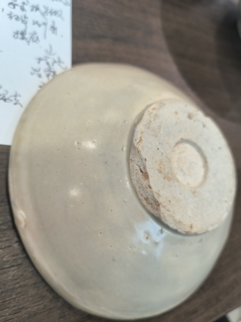 古玩陶瓷邢窯白瓷唇口碗真品鑒賞圖