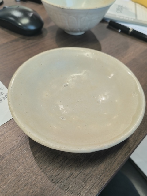 古玩陶瓷邢窯白瓷唇口碗真品鑒賞圖