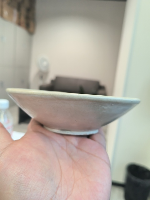 古玩陶瓷邢窯白瓷唇口碗真品鑒賞圖