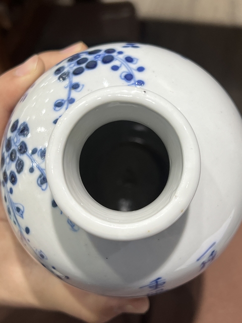 古玩陶瓷清中期 青花花卉詩文瓶真品鑒賞圖