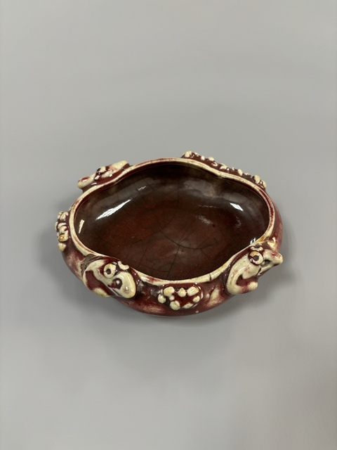 古玩陶瓷窯變釉松鼠吃葡萄海棠型筆洗真品鑒賞圖