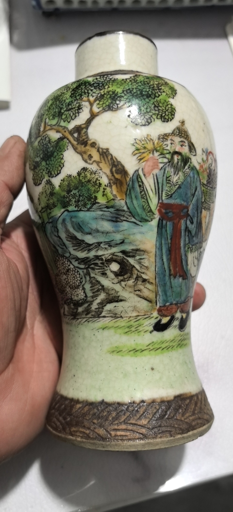 古玩陶瓷哥釉地鐵銹釉人物瓶真品鑒賞圖