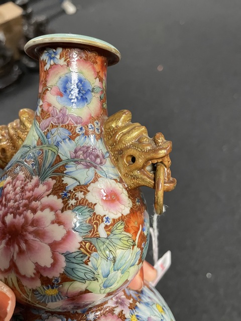 古玩陶瓷百花不落地粉彩開(kāi)光山水紋葫蘆瓶真品鑒賞圖