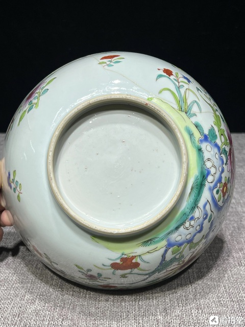 古玩陶瓷粉彩花卉碗真品鑒賞圖