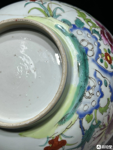 古玩陶瓷粉彩花卉碗真品鑒賞圖