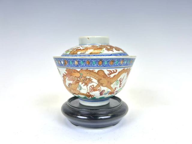 古玩陶瓷清晚期·青花加彩礬紅趕珠龍紋蓋碗真品鑒賞圖