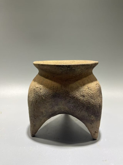 古玩陶瓷西周·陶鬲真品鑒賞圖