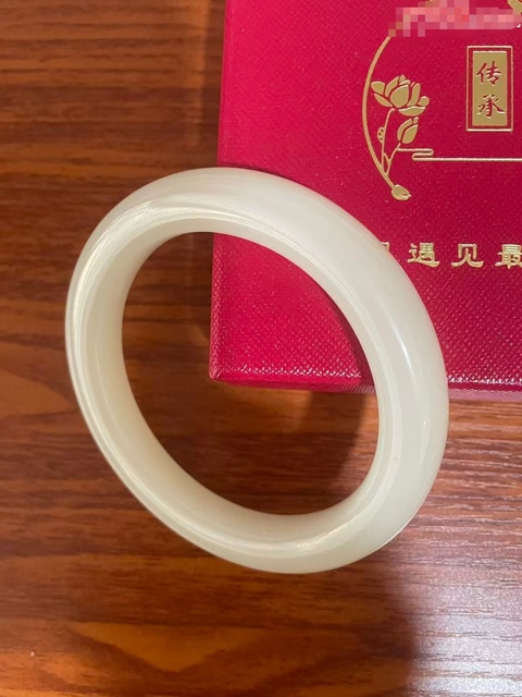 古玩玉器“乳化玻璃”手鐲真品鑒賞圖