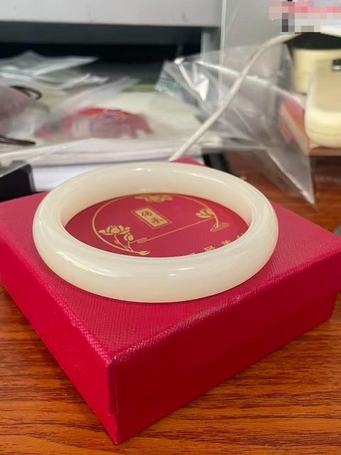 古玩玉器“乳化玻璃”手鐲真品鑒賞圖