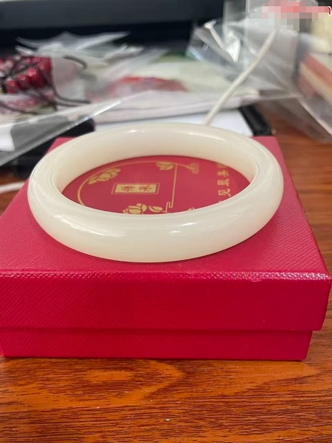 古玩玉器“乳化玻璃”手鐲真品鑒賞圖