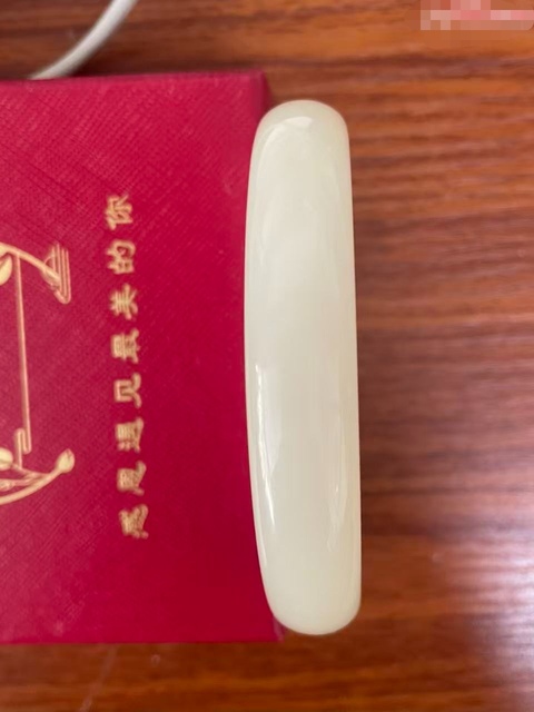 古玩玉器“乳化玻璃”手鐲真品鑒賞圖