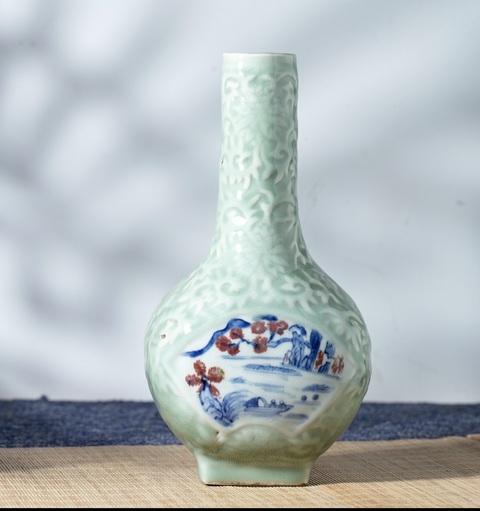 古玩陶瓷豆青釉模印青花釉里紅山水紋瓶真品鑒賞圖