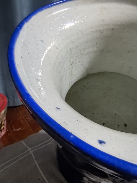 古玩陶瓷霽藍釉堆白花卉紋渣斗真品鑒賞圖