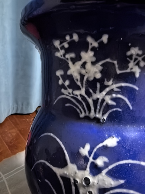 古玩陶瓷霽藍釉堆白花卉紋渣斗真品鑒賞圖