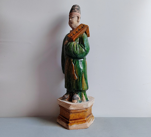 古玩陶瓷明三彩人物俑真品鑒賞圖