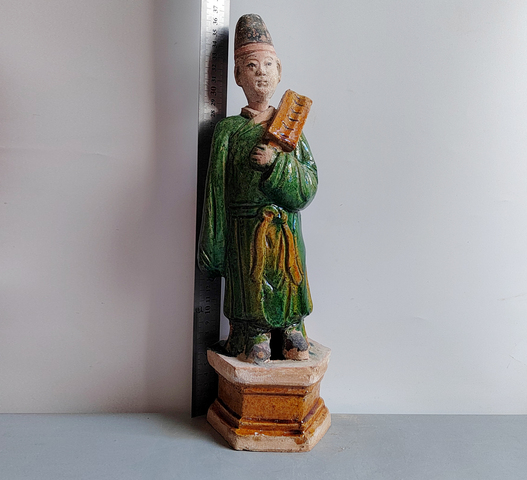 古玩陶瓷明三彩人物俑真品鑒賞圖