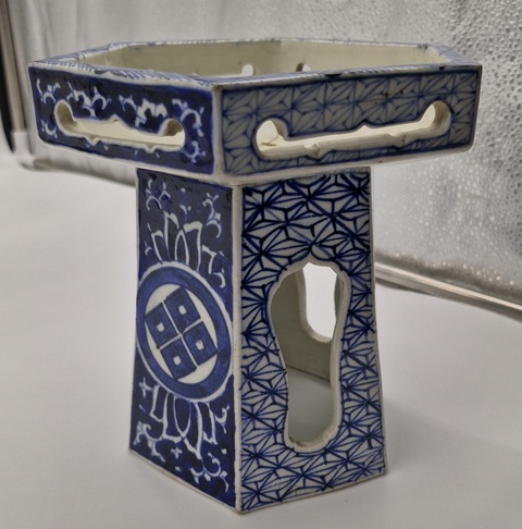 古玩陶瓷青花錦地花鳥器座真品鑒賞圖