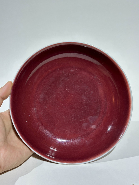 古玩陶瓷霽紅釉盤真品鑒賞圖