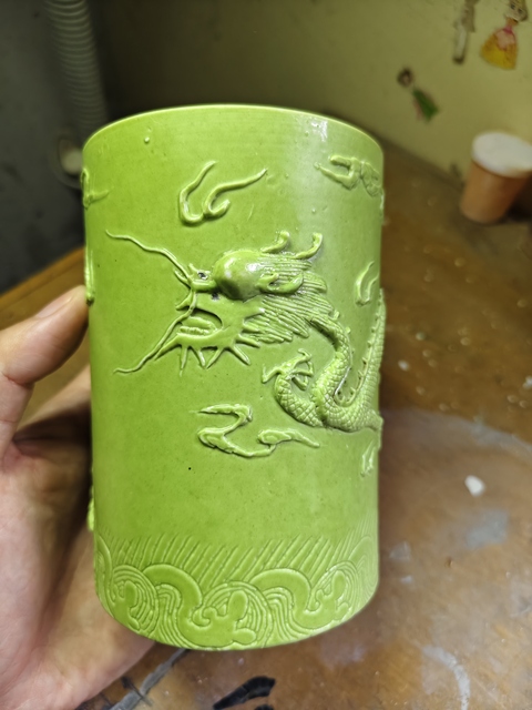 古玩陶瓷魚化龍筆筒真品鑒賞圖