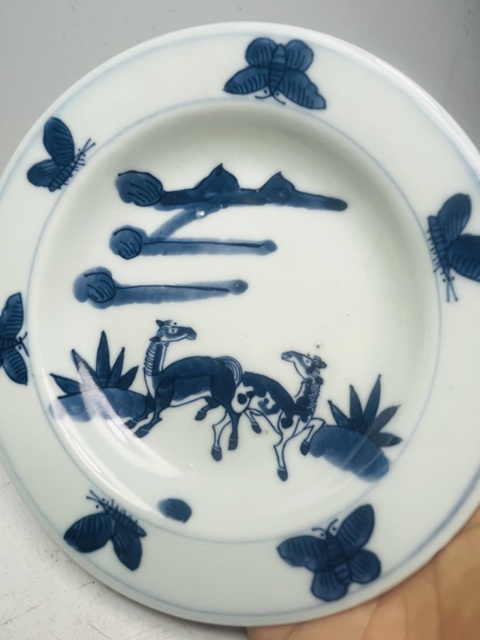 古玩陶瓷（清晚期）青花雙駿圖紋盤拍賣，當前價格1888元