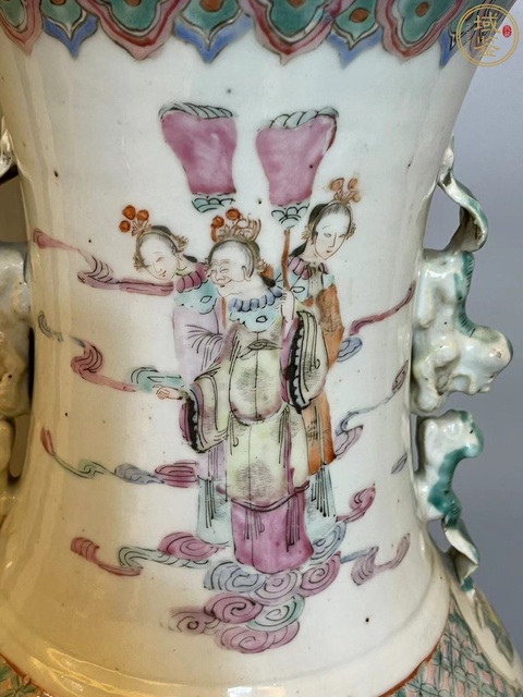 古玩陶瓷（保真卡）粉彩群仙祝壽圖獅耳瓶拍賣，當前價格15000元