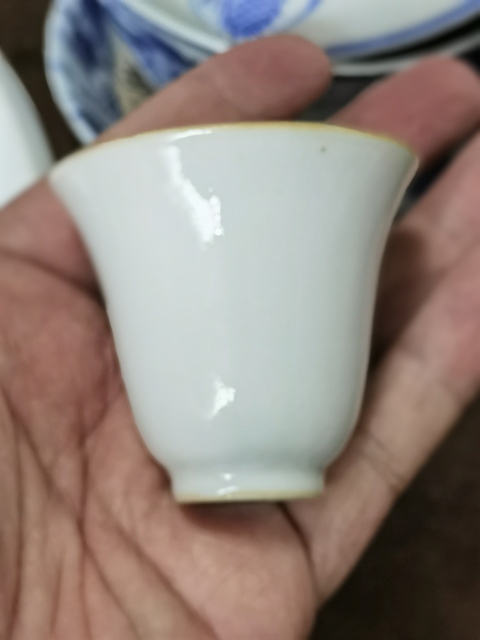 古玩陶瓷白釉仰鐘杯真品鑒賞圖