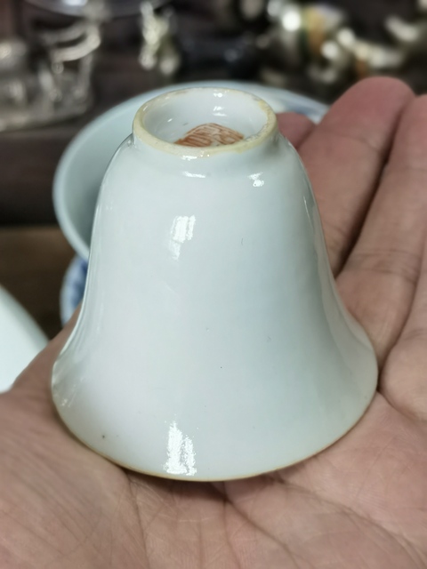 古玩陶瓷白釉仰鐘杯真品鑒賞圖