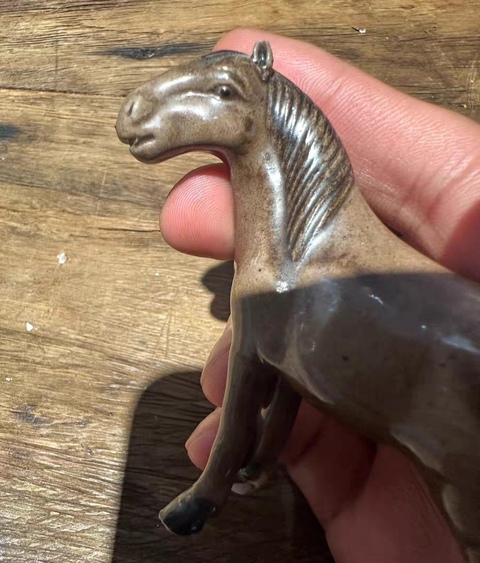 古玩陶瓷褐釉馬真品鑒賞圖