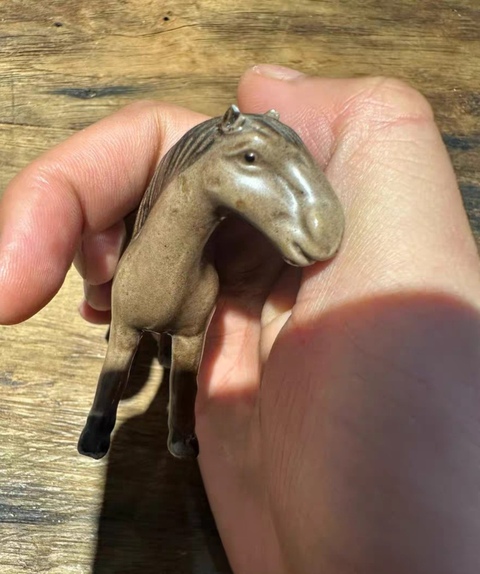 古玩陶瓷褐釉馬真品鑒賞圖