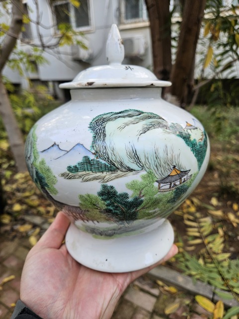 古玩陶瓷粉彩山水紋將軍罐真品鑒賞圖