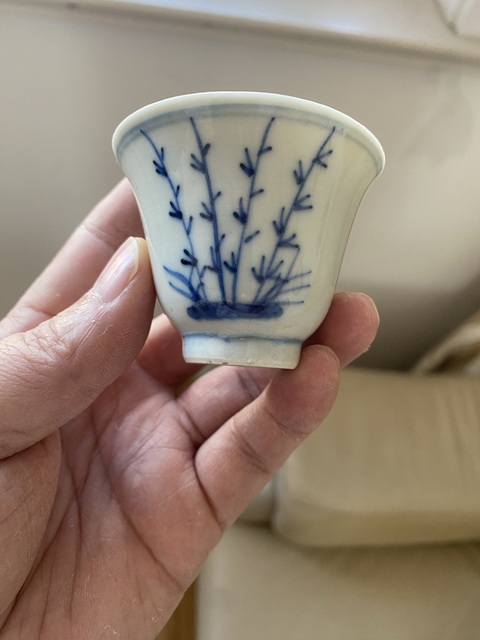 古玩陶瓷晚清青花杯真品鑒賞圖