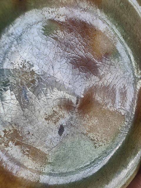 古玩陶瓷三彩盤真品鑒賞圖