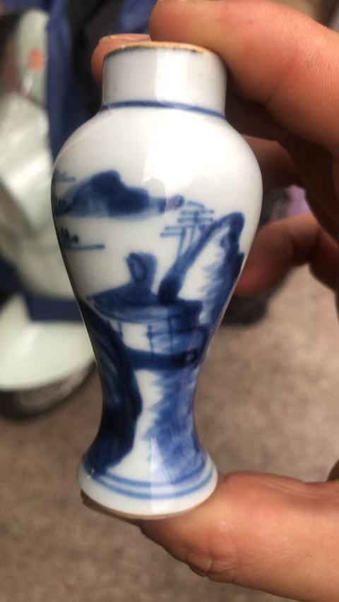 古玩陶瓷青花山水紋瓶真品鑒賞圖