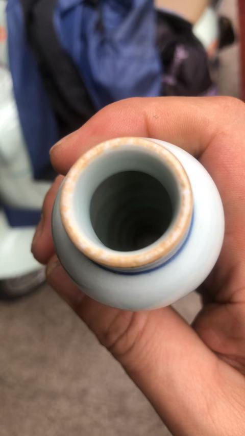 古玩陶瓷青花山水紋瓶真品鑒賞圖