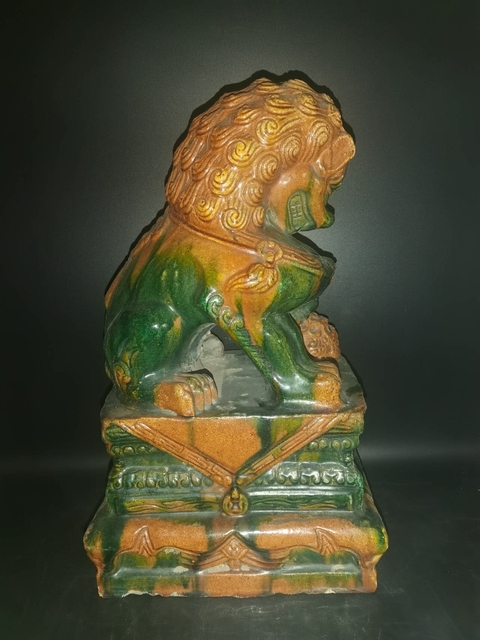 古玩陶瓷三彩琉璃釉獅子擺件真品鑒賞圖