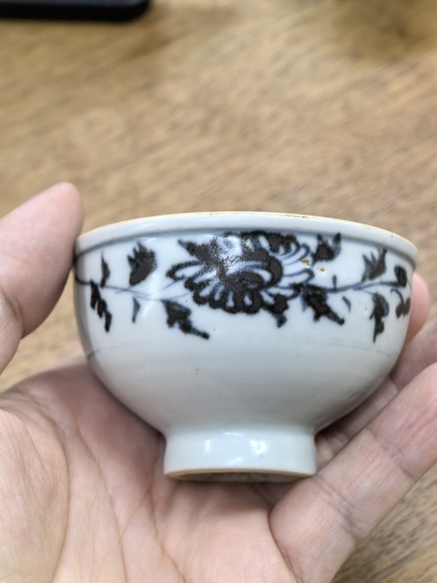 古玩陶瓷青花花卉紋茶碗真品鑒賞圖