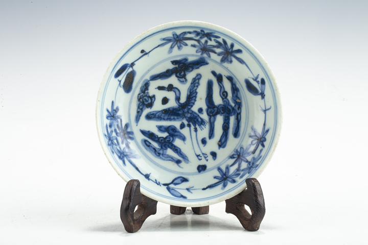 古玩陶瓷明晚·青花云鶴紋小盤真品鑒賞圖