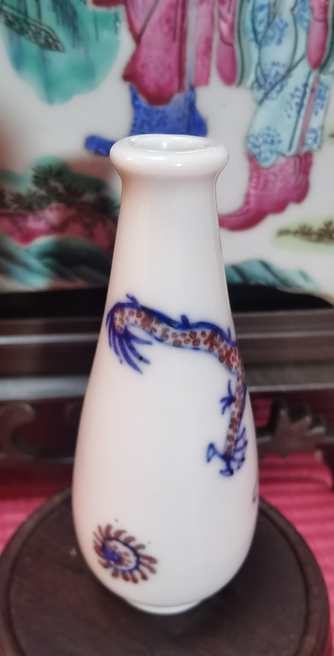 古玩陶瓷青花釉里紅龍紋鼻煙壺真品鑒賞圖